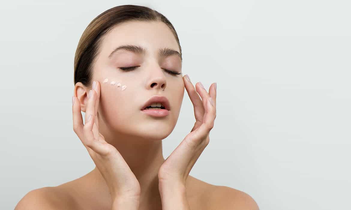 Skin Care, How to wash skin, skin glow in marathi, चेहरा स्वच्छ करताना, Tips for face cleaning, चेहरा धुण्यासाठी,